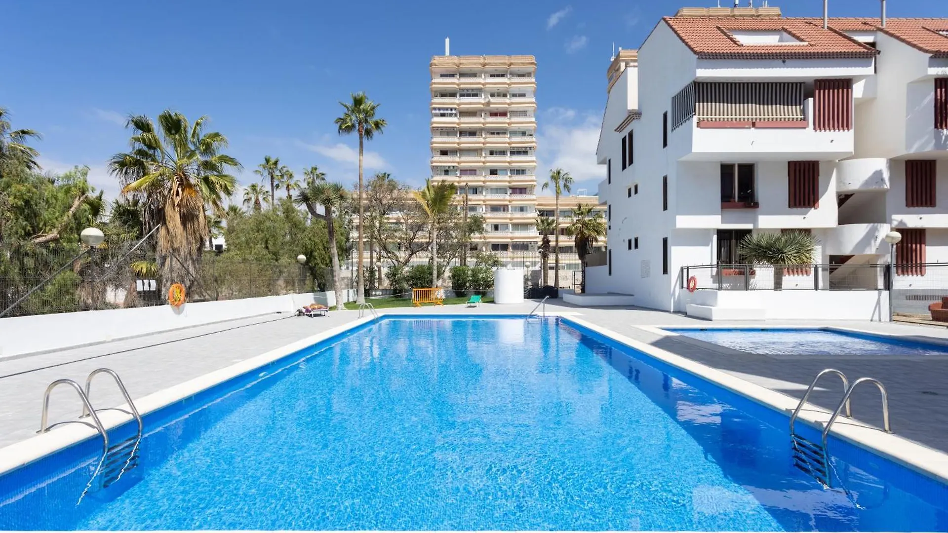 הקונטקטים של Home2Book Comfy Flat Las Americas, Pool & Terrace