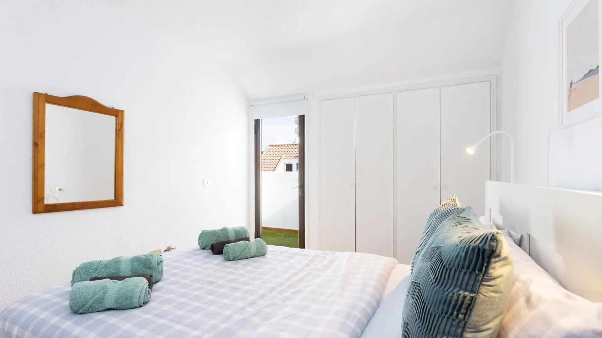 Home2Book Comfy Flat Las Americas, Pool & Terrace 아로나